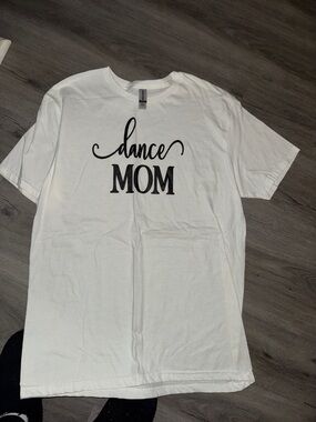 White "dance MOM" Graphic Tee